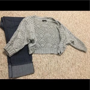 Knitted grey sweater cropped
